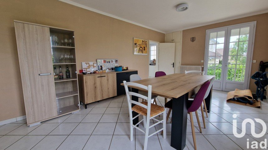 Maison 7 pièces de 165 m² à Niort (79000)