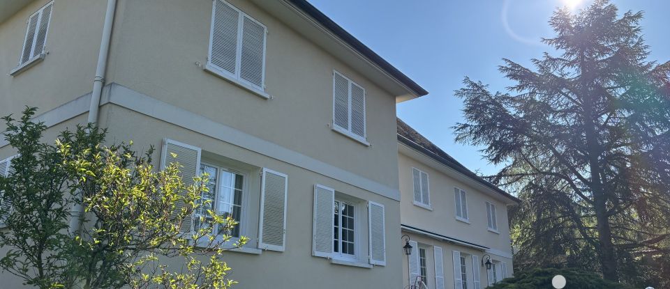 Maison 15 pièces de 399 m² à Bourbon-Lancy (71140)