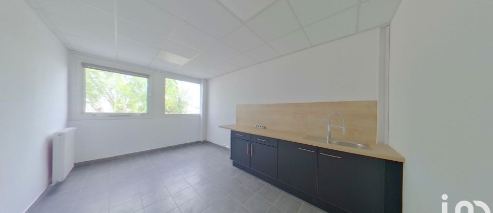 Bureaux de 150 m² à Vaux-le-Pénil (77000)