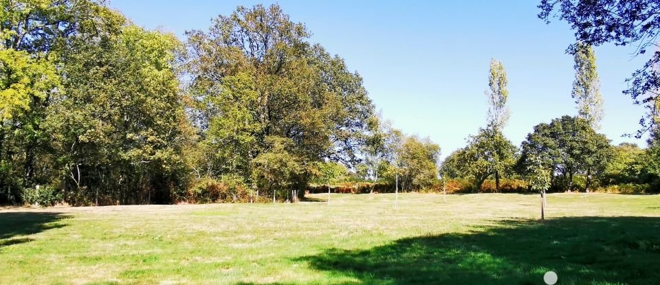 Demeure 12 pièces de 338 m² à Saint-Agnant-de-Versillat (23300)