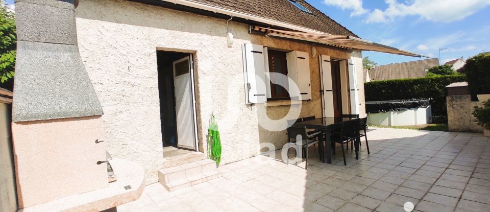 Traditional house 5 rooms of 98 m² in Chauconin-Neufmontiers (77124)