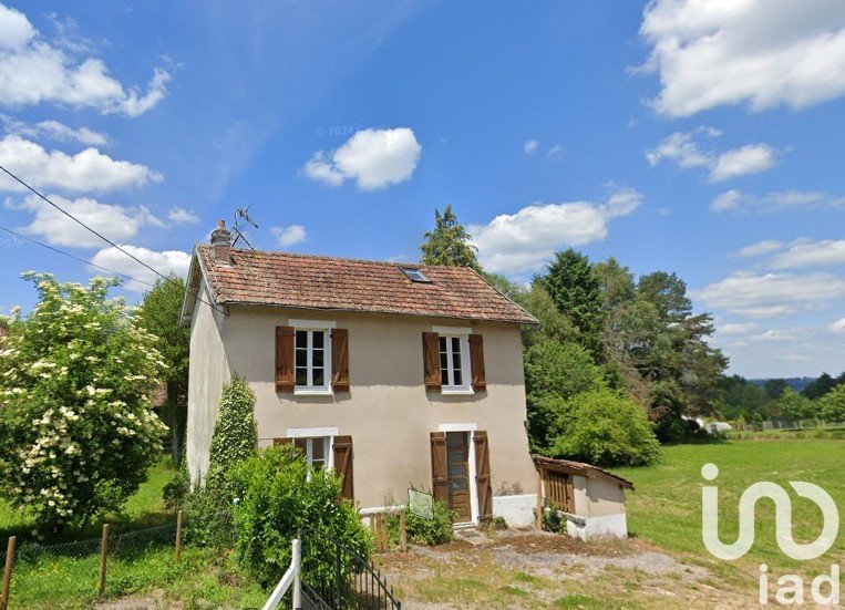 House 5 rooms of 60 m² in Châteauneuf-la-Forêt (87130)