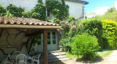 House 3 rooms of 132 m² in Croix-Chapeau (17220)