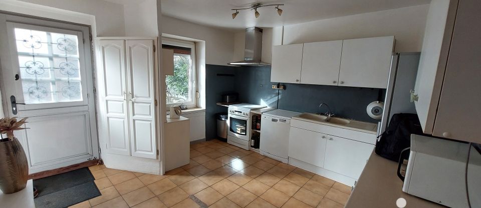 Maison 8 pièces de 214 m² à Châtel-Moron (71510)