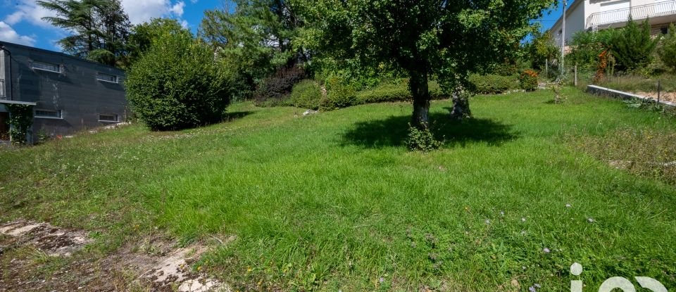 Land of 742 m² in Beynes (78650)