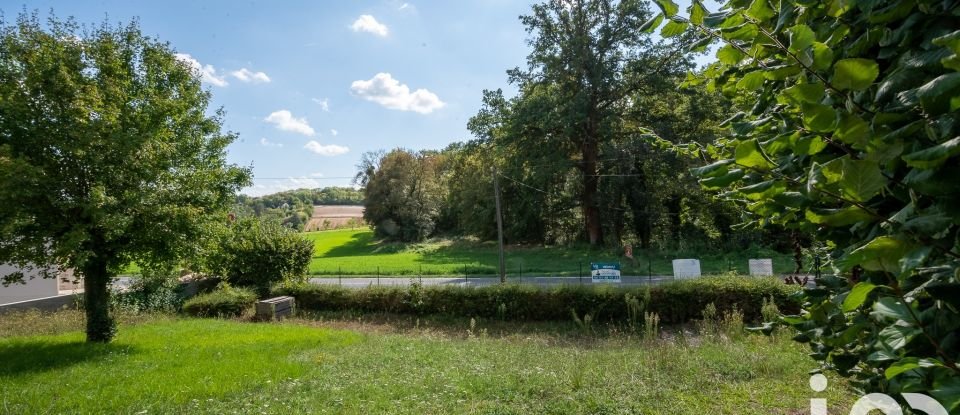 Land of 742 m² in Beynes (78650)