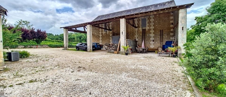 Estate 8 rooms of 262 m² in Montguyon (17270)