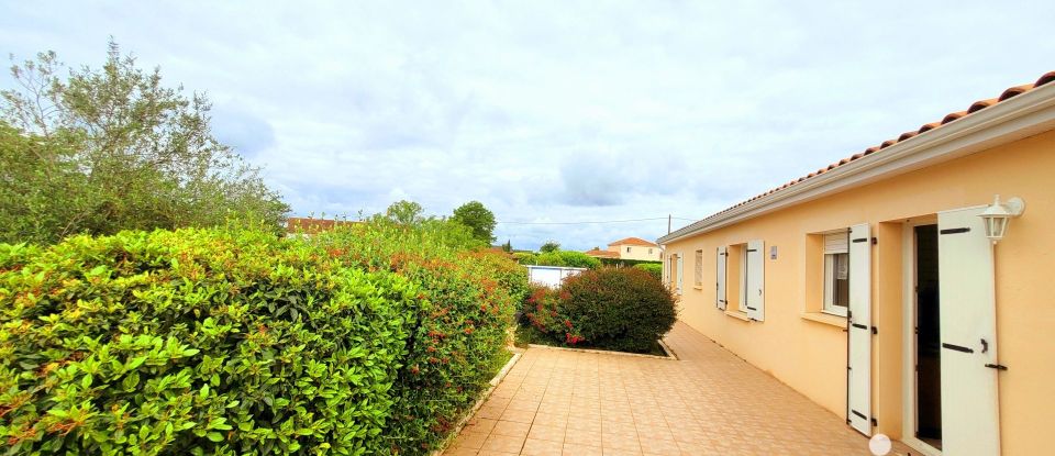 Maison traditionnelle 6 pièces de 230 m² à Thuré (86540)