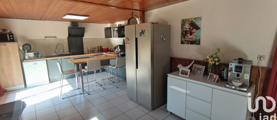 House 4 rooms of 96 m² in Les Premiers Sapins (25580)