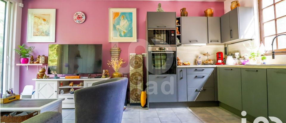 Maison 9 pièces de 187 m² à Ouerre (28500)