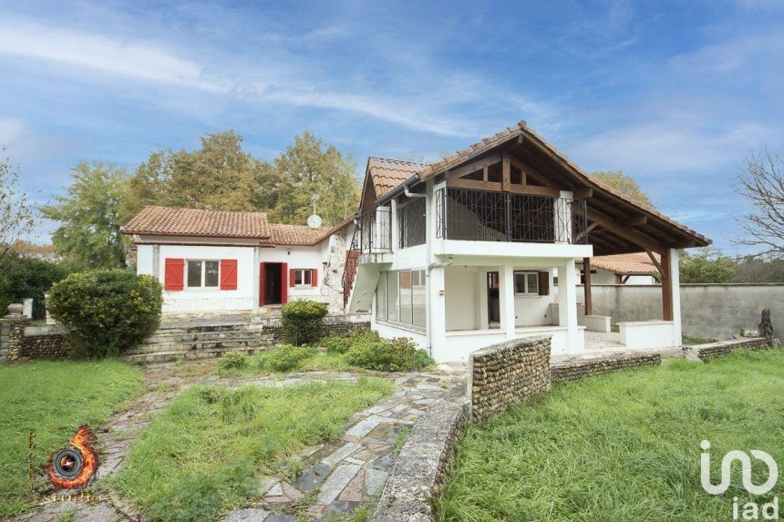 Maison 6 pièces de 122 m² à Mont-de-Marsan (40000)
