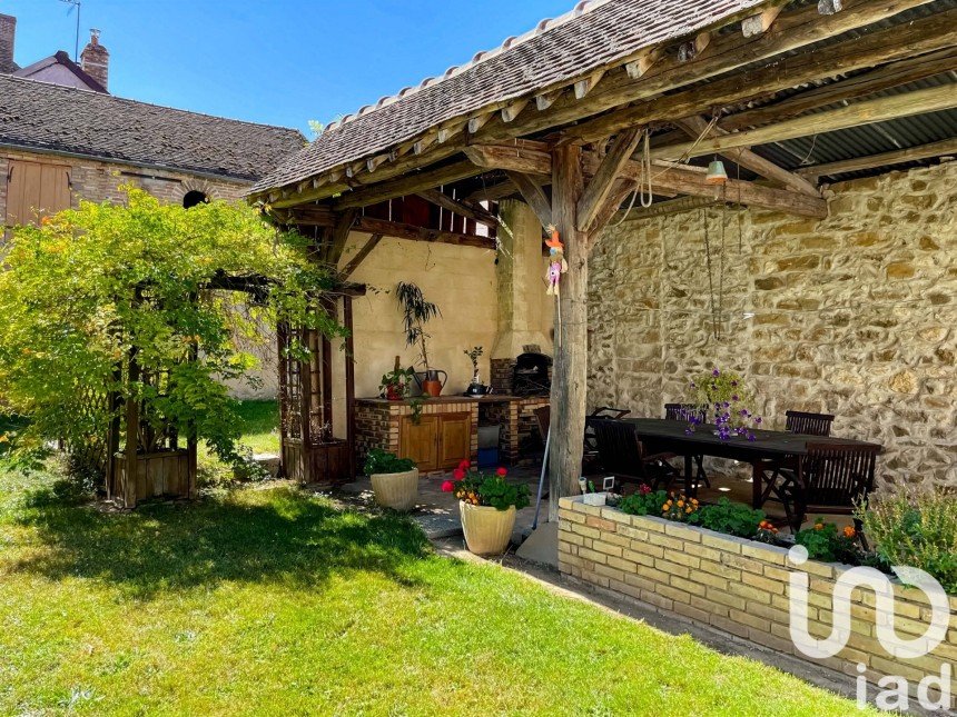 Maison de village 6 pièces de 142 m² à Villeneuve-la-Guyard (89340)