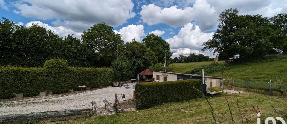 Terrain de 2 600 m² à Saint-Léonard-des-Bois (72130)