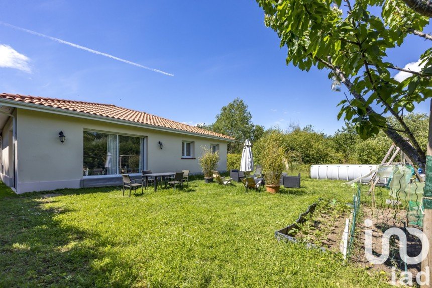 Maison 4 pièces de 83 m² à Saint-Martin-de-Hinx (40390)