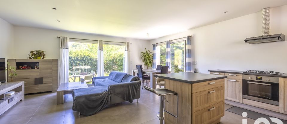 Maison 4 pièces de 83 m² à Saint-Martin-de-Hinx (40390)