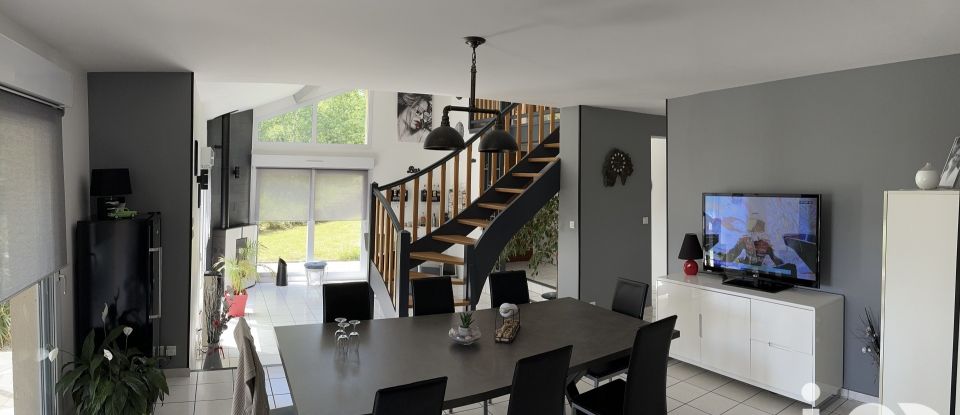 Maison 4 pièces de 120 m² à Châtel-Guyon (63140)