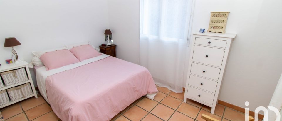 House 4 rooms of 102 m² in Solliès-Toucas (83210)