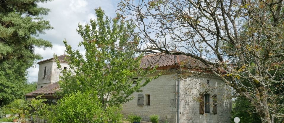 Maison de campagne 15 pièces de 420 m² à MONTCUQ (46800)