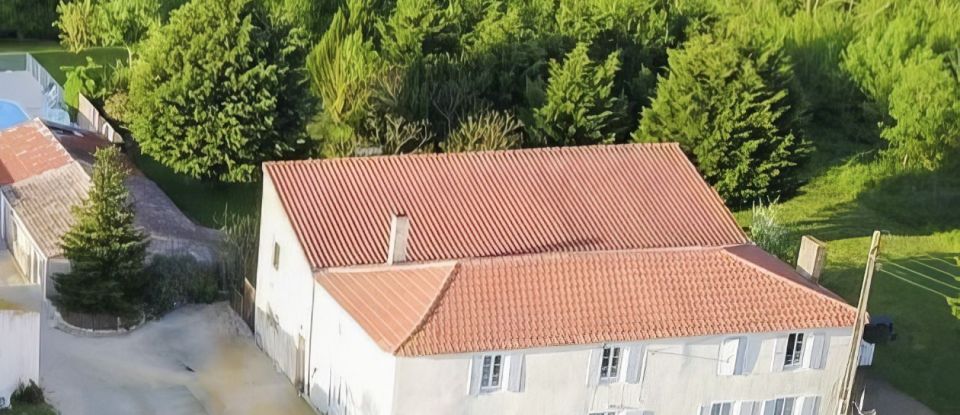 Maison 8 pièces de 304 m² à Angliers (17540)