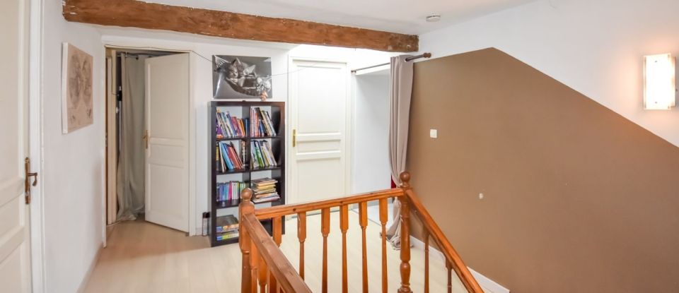 Maison 8 pièces de 304 m² à Angliers (17540)