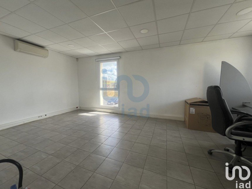 Business premises of 90 m² in Moissy-Cramayel (77550)