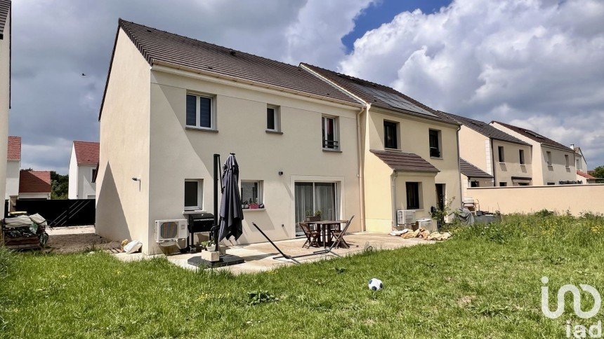 Maison 6 pièces de 100 m² à Neufmoutiers-en-Brie (77610)