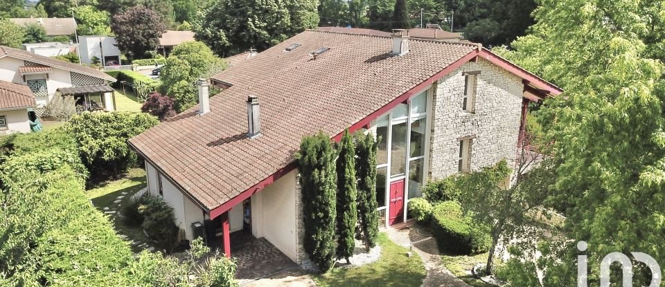 Maison d’architecte 10 pièces de 297 m² à Gradignan (33170)