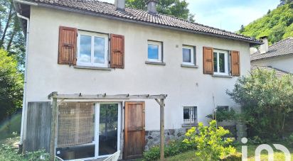 House 9 rooms of 144 m² in Vic-sur-Cère (15800)