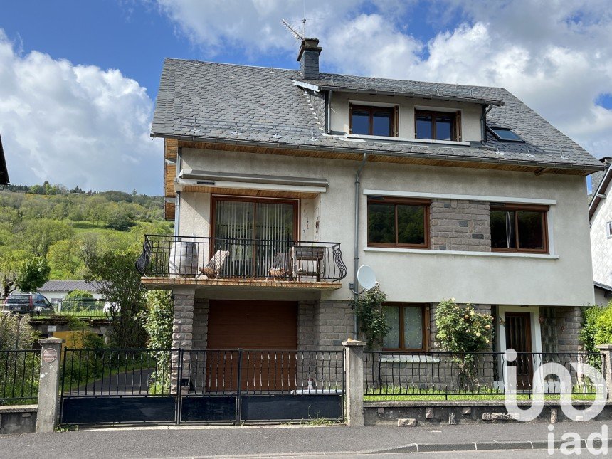 Maison traditionnelle 7 pièces de 188 m² à La Bourboule (63150)