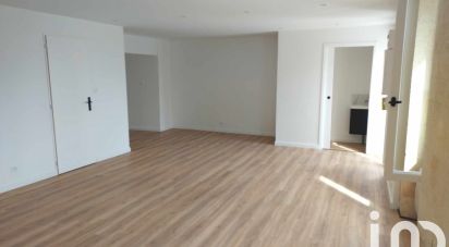 House 5 rooms of 146 m² in Saint-Savin (33920)