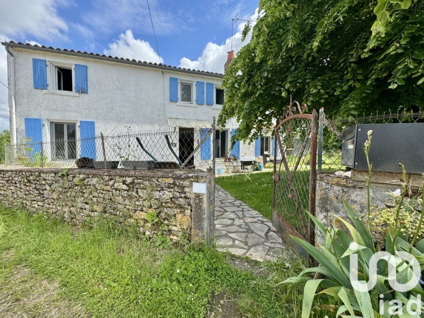 Maison 4 pièces de 103 m² à Bazoges-en-Pareds (85390)