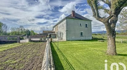 House 6 rooms of 122 m² in Val d'Arcomie (15320)