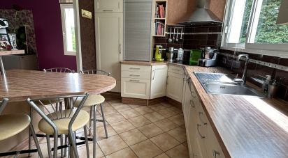 House 7 rooms of 156 m² in Lys-Haut-Layon (49310)