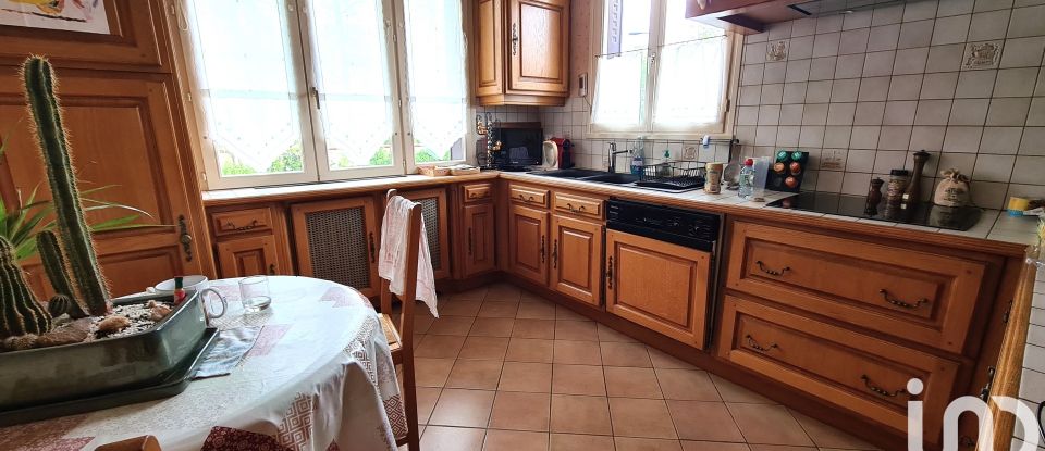 Traditional house 5 rooms of 96 m² in Eaubonne (95600)