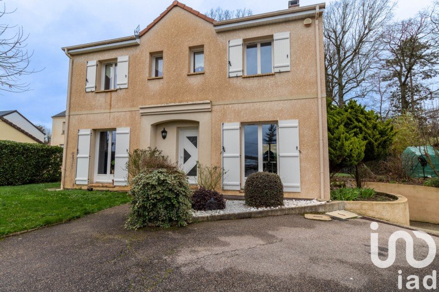 Maison 8 pièces de 172 m² à Plaisir (78370)