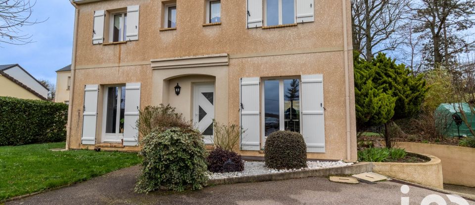 Maison 8 pièces de 172 m² à Plaisir (78370)