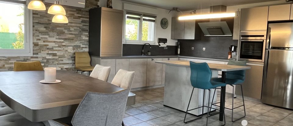 Maison 5 pièces de 127 m² à Wœlfling-lès-Sarreguemines (57200)