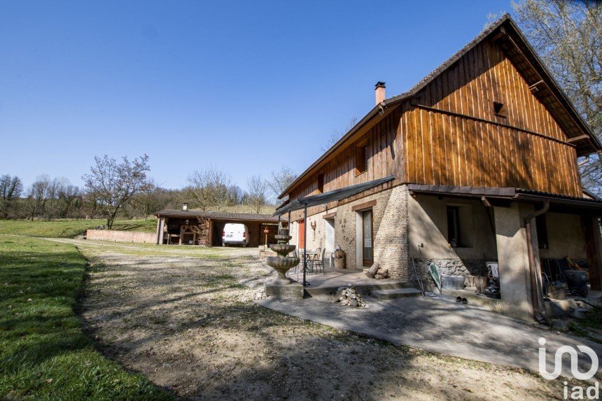 Country house 7 rooms of 117 m² in La Bridoire (73520)