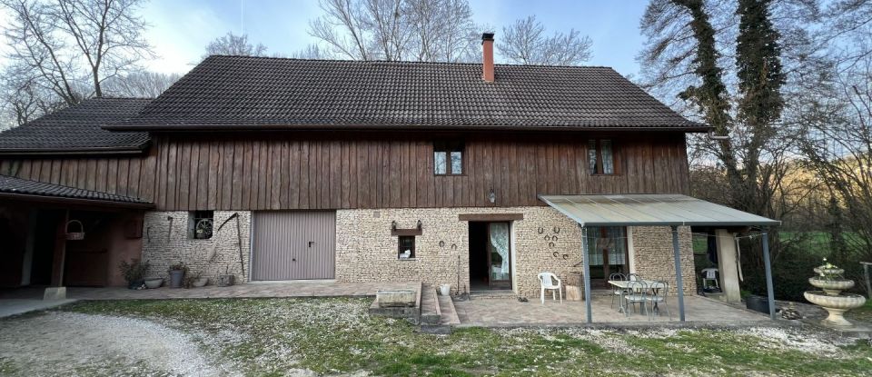 Country house 7 rooms of 117 m² in La Bridoire (73520)