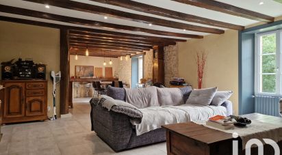 House 11 rooms of 298 m² in Lussac-les-Châteaux (86320)