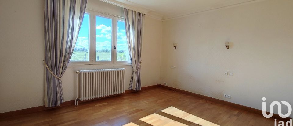 House 7 rooms of 136 m² in Saint-Fulgent (85250)