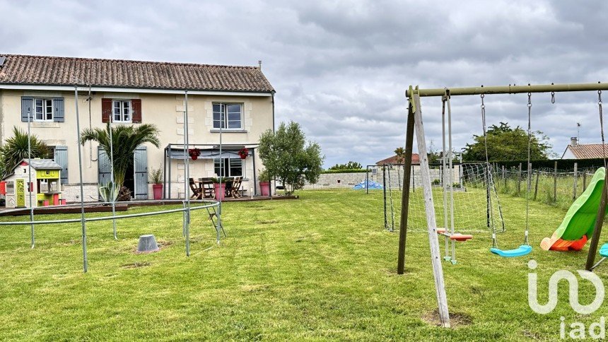 Maison 7 pièces de 135 m² à Coux (17130)