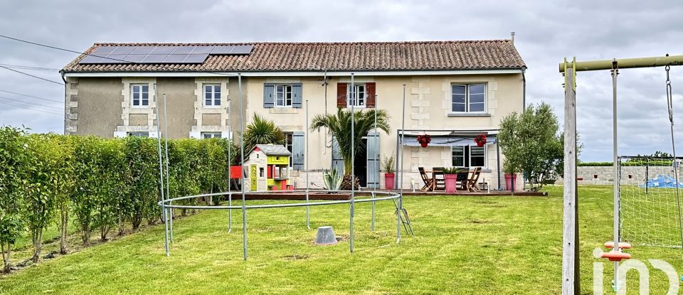 Maison 7 pièces de 135 m² à Coux (17130)