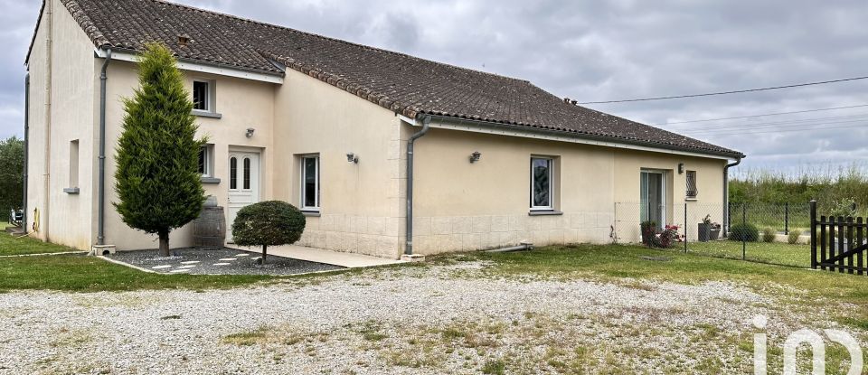 Maison 7 pièces de 135 m² à Coux (17130)