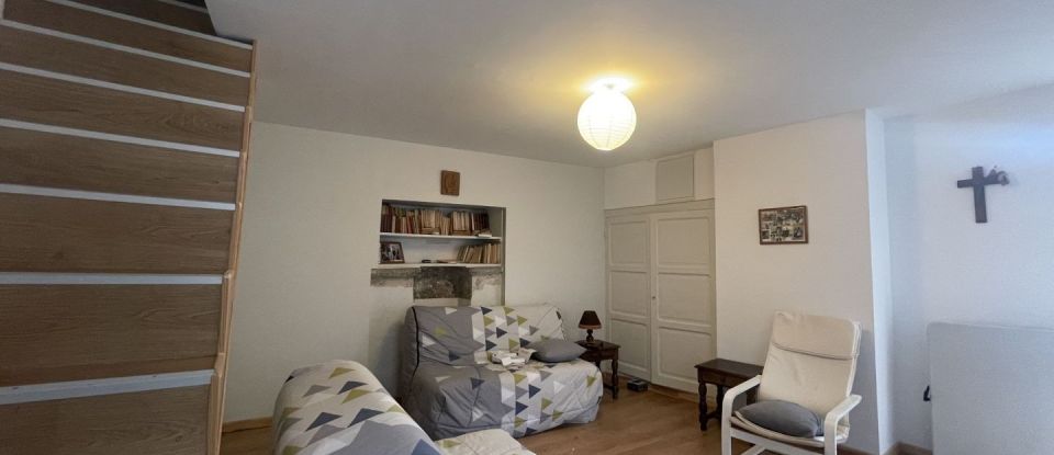 Maison 3 pièces de 55 m² à Saint-Saturnin-de-Lenne (12560)