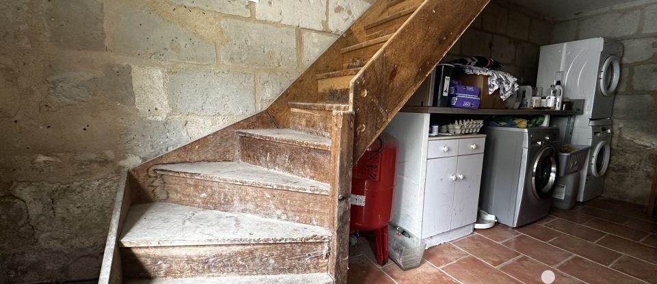 Traditional house 5 rooms of 107 m² in Saumur (49400)