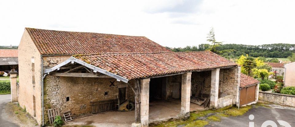 Maison de village 7 pièces de 213 m² à Rives-d’Autise (85240)