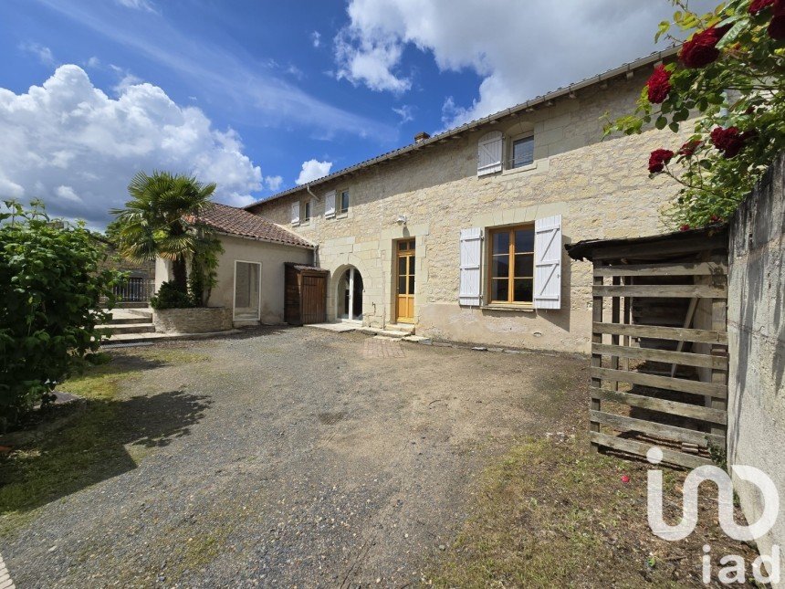 Maison 7 pièces de 174 m² à Le Puy-Notre-Dame (49260)