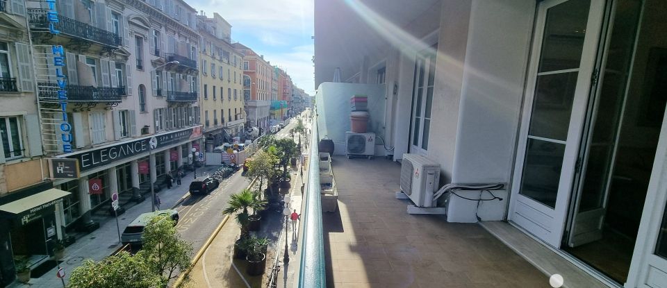 Appartement 5 pièces de 111 m² à Nice (06000)