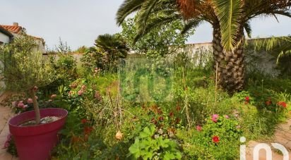 Traditional house 5 rooms of 104 m² in Sainte-Marie-de-Ré (17740)